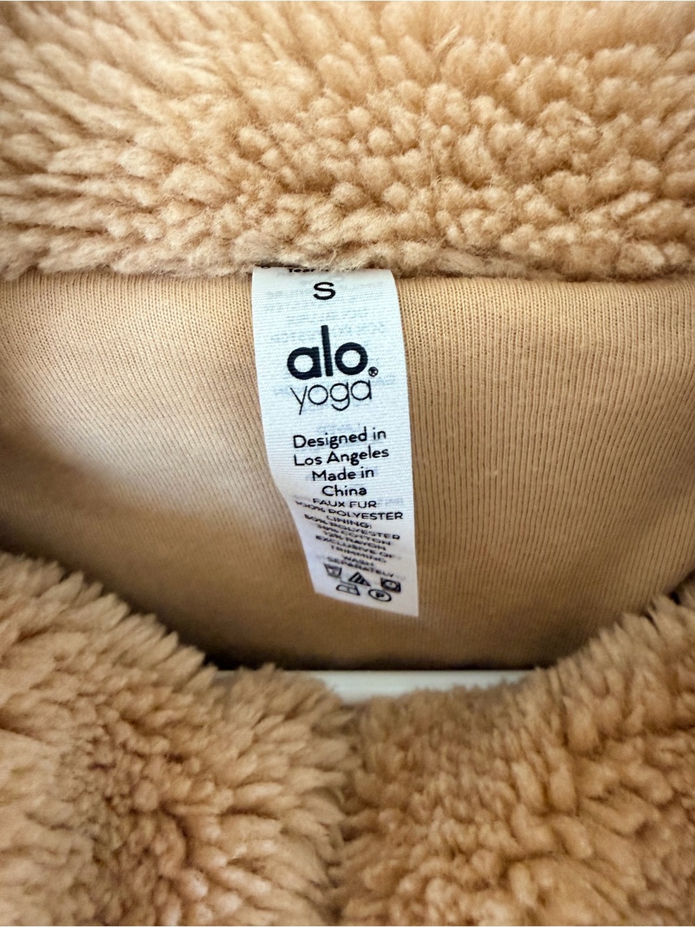ALO Foxy Yoga Sherpa Jacket in Camel - Picture 7 of 8